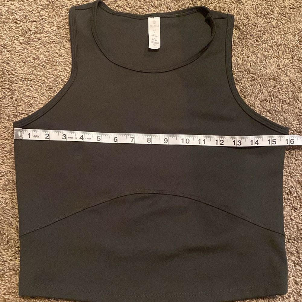 Balance Collection Cropped Yoga Top Green Large - Picture 5 of 6